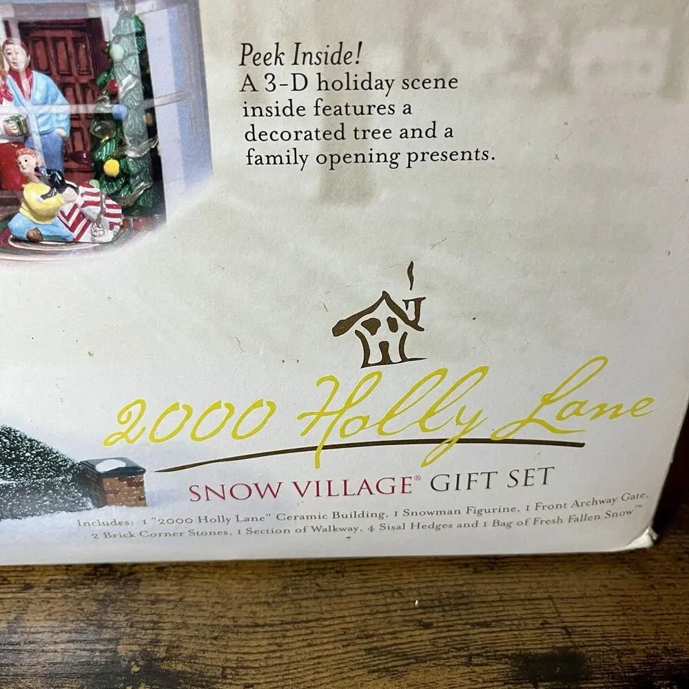 Department 56 Original Snow Village 2000 Holly Lane #54977 House w/ Box Set